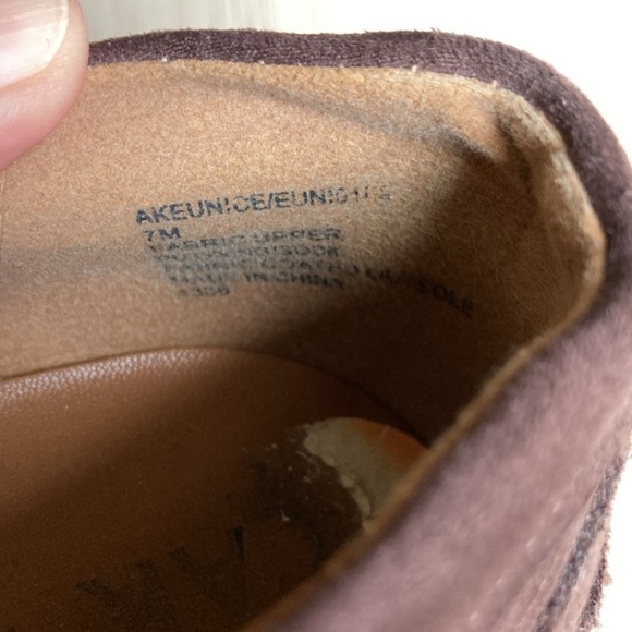 Anne Klein Eunice Size 7 Brown Faux Suede Loafers with Gold Chain, Slip On Shoes main image 6
